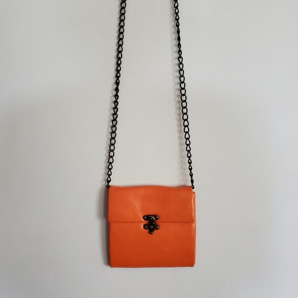 Steve Madden Handbags - Steve Madden Bright Orange Purse